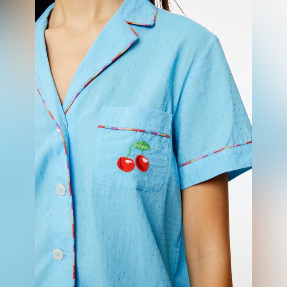 Roller Rabbit Cherry Embroidered Lulu Blue Top Shirt Lightweight Summer Fun